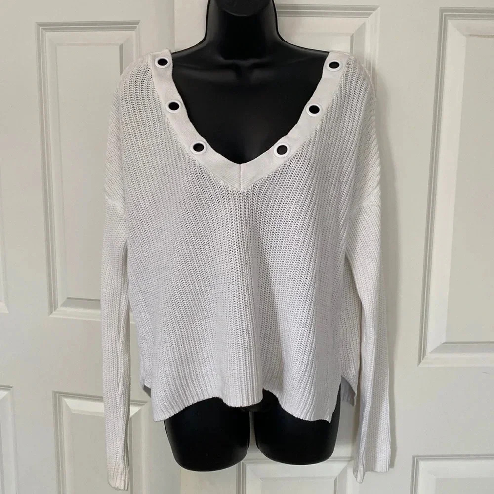 White v neck shaker oversized sweater size medium